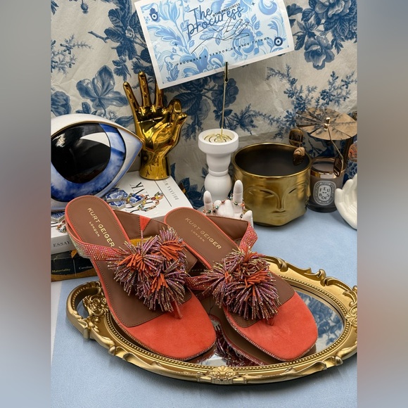 🆕 KURT GEIGER LONDON 🧿 NWOB Pom Pom T-Bar Thong Sandals, Orange - Sz 40 US 9 - Picture 2 of 16